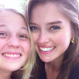 Meet your Posher, Chloe